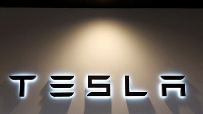 The Tesla logo (REUTERS)