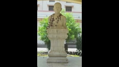 The bust of Lal Padmadhar near AU Union Hall (HT) The bust of Lal Padmadhar near AU Union Hall (HT)