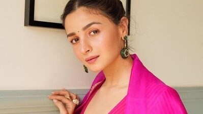 alia bhatt pink dress photos Alia Bhatt looking adorable in our pink festive kaftan kurta @aliaabhatt Styled by @anaitashroffadajania Assisted by @styledbychandani @thecrazy_fattygirl @style.cell Details of the look on www.sonamluthria.in #brahmastra #aliabhatt