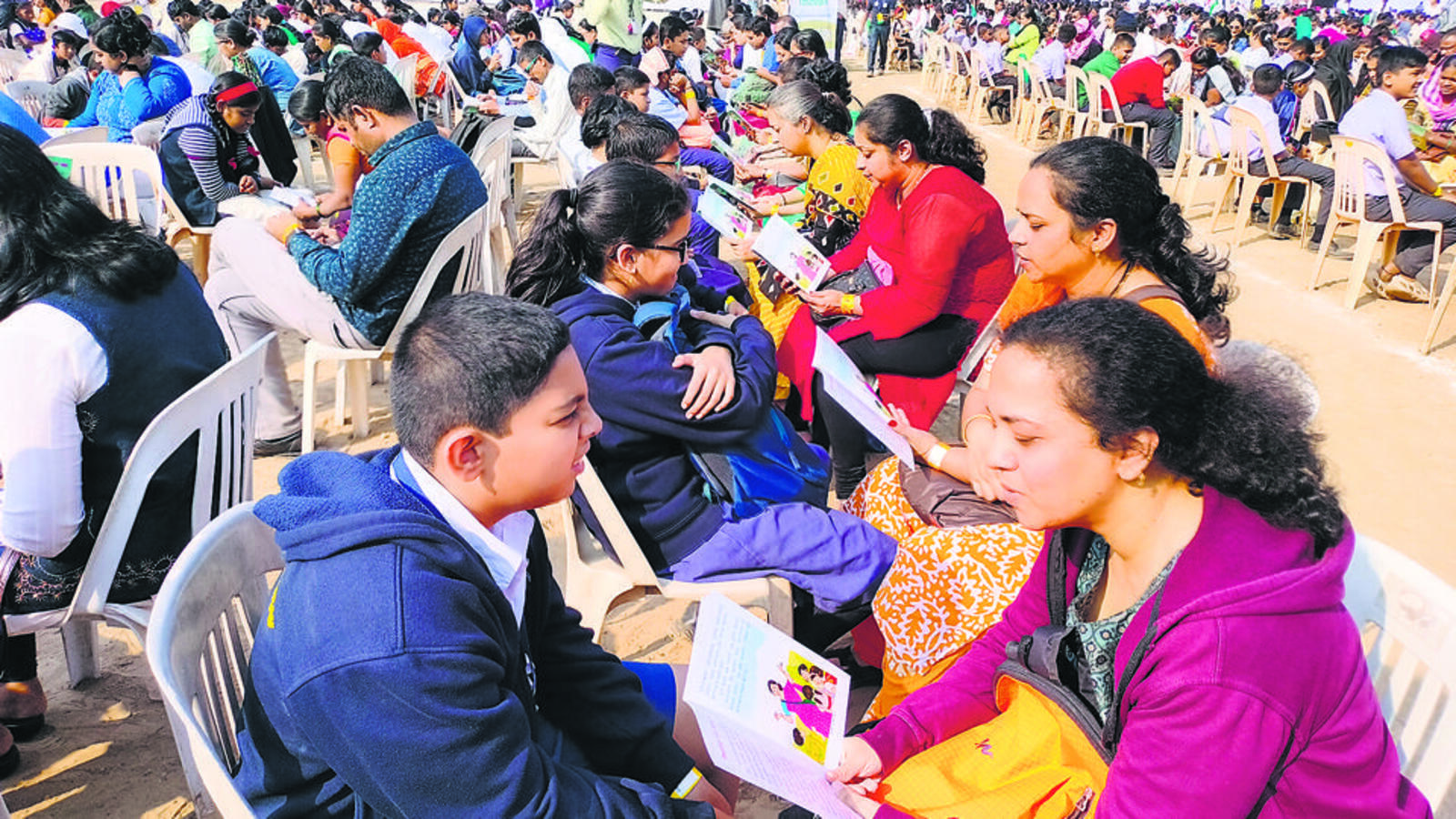 PMC sets record, 3,066 parents read stories to their children for 3 minutes - Vimarsana News