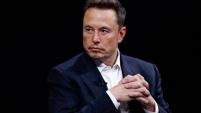Elon Musk's reaction to Jeff Bezos' old video will make you chuckle. (REUTERS)