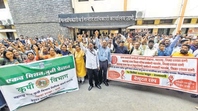 Thane, India - December,14, 2023: From Thursday(Today), government employees have gone on an indefinite strike demanding implementation of old pension Scheme at thane collector office in thane ,in Thane , in Mumbai, India, on, Thursday, December ,14, 2023. ( Praful Gangurde / HT Photo )