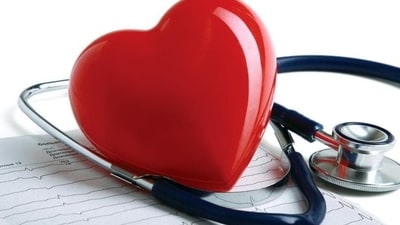 Chest pain and symptoms of a cardiac arrest are severe medical emergencies that require immediate attention. In an interview with Zarafshan Shiraz of HT Lifestyle, Dr Nithin Prakash, Clinical Cardiologist at Altius Hospital, suggested the following tips on what should you do when you experience pain or symptoms of a cardiac arrest - (Shutterstock) Chest pain and symptoms of a cardiac arrest are severe medical emergencies that require immediate attention. In an interview with Zarafshan Shiraz of HT Lifestyle, Dr Nithin Prakash, Clinical Cardiologist at Altius Hospital, suggested the following tips on what should you do when you experience pain or symptoms of a cardiac arrest - (Shutterstock)