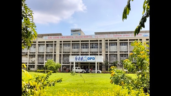 The medical college, established in 1973, caters to seven districts of the south Malwa region of the state and bordering areas of Haryana and Rajasthan.