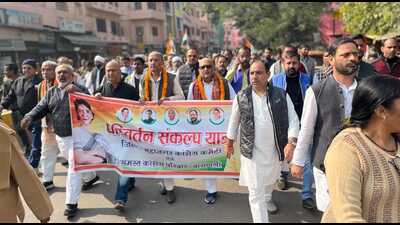 Congress workers in Varanasi on Friday. (HT Photo)