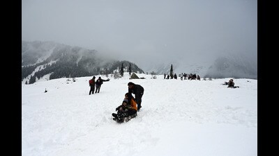 Tourists number this year so far has already crossed the figures of last year, says official. (Waseem Andrabi/HT) Tourists number this year so far has already crossed the figures of last year, says official. (Waseem Andrabi/HT)