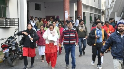 BPSC School Teacher 2023 Exam Day 6: Shift ends, paper moderate to tough (Santosh Kumar ) BPSC School Teacher 2023 Exam Day 6: Shift ends, paper moderate to tough (Santosh Kumar )
