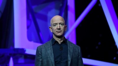 Founder, Chairman, CEO and President of Amazon Jeff Bezos at the launch of space company Blue Origin's space exploration lunar lander rocket called Blue Moon during an unveiling event in Washington, US on May 9, 2019. (Reuters File Photo) Founder, Chairman, CEO and President of Amazon Jeff Bezos at the launch of space company Blue Origin's space exploration lunar lander rocket called Blue Moon during an unveiling event in Washington, US on May 9, 2019. (Reuters File Photo)