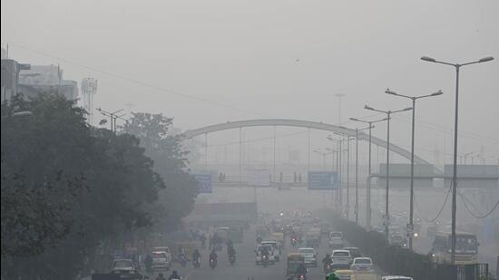 Delhi’s air quality is likely to remain in the very poor category. (HT PHOTO)