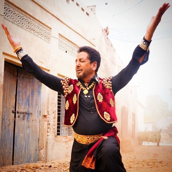 Singer Gurdas Maan is popular for his evergreen hits like Dil Da Mamla, Challa and Ki Banu Duniya Da. Singer Gurdas Maan is popular for his evergreen hits like Dil Da Mamla, Challa and Ki Banu Duniya Da.