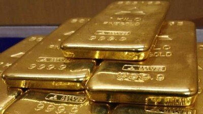Gold bars are displayed in this file photo. (Reuters Photo) Gold bars are displayed in this file photo. (Reuters Photo)