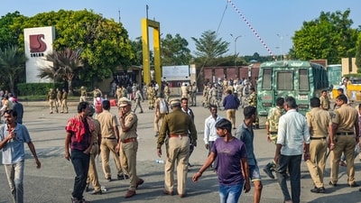 Police personnel stand guard outside a manufacturing unit of Solar Industries after a blast occurred at the factory at Bazargaon in Nagpur. (ANI) Police personnel stand guard outside a manufacturing unit of Solar Industries after a blast occurred at the factory at Bazargaon in Nagpur. (ANI)
