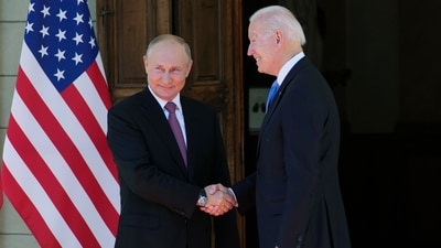Russian President Vladimir Putin (left) and US President Joe Biden. (AP)