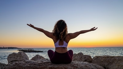 Plan in Advance: Establish your fitness goals between Christmas and New Year, rather than waiting until New Year's Eve. Use this time to plan by scheduling an appointment with a personal trainer or initiating a gym membership.&nbsp; (Unsplash)
