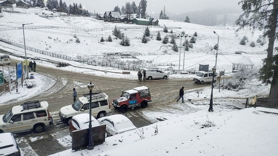 Due to light snowfall in the Kashmir mountains, including the Gulmarg ski resort, the Mughal Road was closed for traffic on Saturday. This closure followed the impact of a weak western disturbance in the region, as reported by officials.&nbsp;&nbsp;(ANI)
