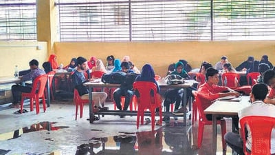 BMC gives 15 days to MLA’s skill centre in Govandi to pull down illegal construction BMC gives 15 days to MLA’s skill centre in Govandi to pull down illegal construction