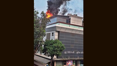 Fire erupts in Juhu Residency Boutique Hotel, no injuries Fire erupts in Juhu Residency Boutique Hotel, no injuries