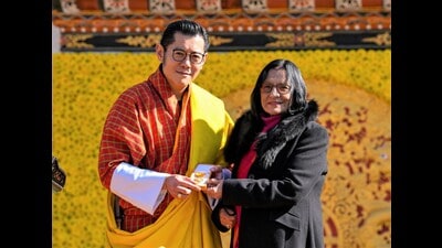 Bhutan King Jigme Khesar Namgyel Wangchuk honours Dr Poonam Khetrapal Singh. (Source: X) Bhutan King Jigme Khesar Namgyel Wangchuk honours Dr Poonam Khetrapal Singh. (Source: X)