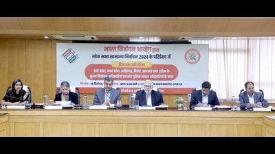 Poll officials at ECI-organised conference of CEOs to review preparations for the 2024 Lok Sabha elections in Lucknow on Monday. (HT) Poll officials at ECI-organised conference of CEOs to review preparations for the 2024 Lok Sabha elections in Lucknow on Monday. (HT)