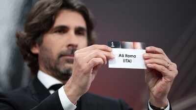 Former player Julien Escude draws AS Roma (REUTERS)