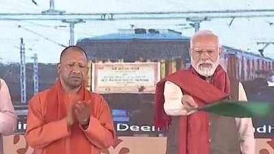 Prime Minister Narendra Modi flags off the Varanasi-New Delhi Vande Bharat Express train. Prime Minister Narendra Modi flags off the Varanasi-New Delhi Vande Bharat Express train.