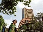 HDFC Solutions has predicted that Nifty and Sensex can rise by 10 percent in 2024. HDFC Solutions has predicted that Nifty and Sensex can rise by 10 percent in 2024.