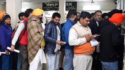 Applicants lining up at the Ludhiana RTA office after the month-long strike was called off. (Manish/HT) Applicants lining up at the Ludhiana RTA office after the month-long strike was called off. (Manish/HT)