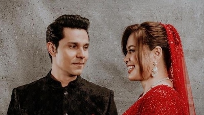 Randeep Hooda shared a beautiful picture with Lin Laishram from their wedding reception. Randeep Hooda shared a beautiful picture with Lin Laishram from their wedding reception.