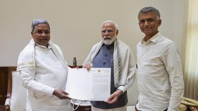 Karnataka chief minister Siddaramaiah meets Prime Minster Narendra Modi in Delhi on Tuesday. (PTI) Karnataka chief minister Siddaramaiah meets Prime Minster Narendra Modi in Delhi on Tuesday. (PTI)