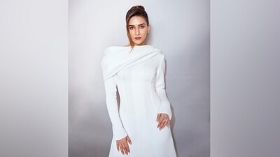 Earlier, Kriti had delighted her followers with another sartorial moment in a golden tissue silk saree embroidered with ombre gold patti borders and intricate kadhai. A matching halter-neck sleeveless blouse with gota patti work rounded off the look.&nbsp; (Instagram)