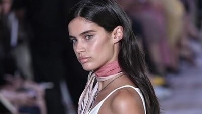 Skincare and makeup: Gone are the days when multi-layered cakey makeup was a top priority for fashionistas and makeup enthusiasts. This year, the trend has shifted towards achieving a dewy, radiant complexion that gives the face a fresh and luminous appearance, often likened to the smoothness and glow of a doughnut. (AFP) Skincare and makeup: Gone are the days when multi-layered cakey makeup was a top priority for fashionistas and makeup enthusiasts. This year, the trend has shifted towards achieving a dewy, radiant complexion that gives the face a fresh and luminous appearance, often likened to the smoothness and glow of a doughnut. (AFP)