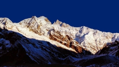Sikkim: Sikkim remains a favourite for winter travellers. Uncover the blend of Buddhism and snow-laden mountains with monasteries, hot springs, and pristine lakes. (Pixabay) Sikkim: Sikkim remains a favourite for winter travellers. Uncover the blend of Buddhism and snow-laden mountains with monasteries, hot springs, and pristine lakes. (Pixabay)
