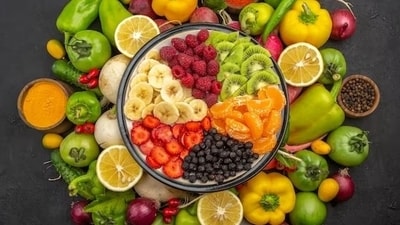 Being a low-calorie snacking options, fruits can help satiate cravings and support in your weight loss journey. (Freepik) Being a low-calorie snacking options, fruits can help satiate cravings and support in your weight loss journey. (Freepik)