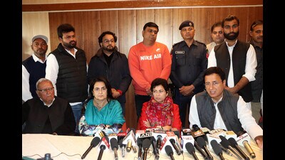 Congress general secretaries Kumari Selja (C) , Randeep Singh Surjewala and with party leader Kiran Choudhry during a press conference in Rohtak on Wednesday. (Manoj Dhaka/HT) Congress general secretaries Kumari Selja (C) , Randeep Singh Surjewala and with party leader Kiran Choudhry during a press conference in Rohtak on Wednesday. (Manoj Dhaka/HT)
