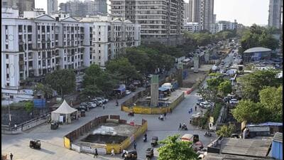 Mumbai, India - May 06, 2023: Construction work in progress of an elevated rotary at the junction of Guru Gobind Singh Road and GMLR, a flyover at Ratnagiri Hotel Junction and a flyover at Hedgewar Junction, at Goregaon (East), in Mumbai, India, on Saturday, May 06, 2023. (Photo by Vijay Bate/HT Photo) (HT PHOTO) Mumbai, India - May 06, 2023: Construction work in progress of an elevated rotary at the junction of Guru Gobind Singh Road and GMLR, a flyover at Ratnagiri Hotel Junction and a flyover at Hedgewar Junction, at Goregaon (East), in Mumbai, India, on Saturday, May 06, 2023. (Photo by Vijay Bate/HT Photo) (HT PHOTO)