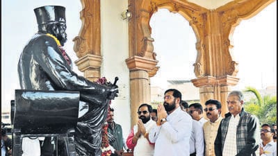 Nagpur, Dec 20 (ANI): Maharashtra Chief Minister Eknath Shinde with Shiv Sena MLA Bharat Gogawale and others pay tribute to Rashtriya Swayamsevak Sangh (RSS) founder Keshav Baliram Hedgewar at Reshimbaug, in Nagpur on Wednesday. (ANI Photo) (Snehal Sontakke) Nagpur, Dec 20 (ANI): Maharashtra Chief Minister Eknath Shinde with Shiv Sena MLA Bharat Gogawale and others pay tribute to Rashtriya Swayamsevak Sangh (RSS) founder Keshav Baliram Hedgewar at Reshimbaug, in Nagpur on Wednesday. (ANI Photo) (Snehal Sontakke)
