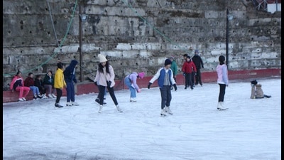 This season’s first skating session got off to an enthusiastic start on December 18 but rink managers are sceptical about the sport’s future, citing the razing of the Rivoli Theatre in the vicinity last year. They say the dilapidated building blocked sunlight and prevented the rink surface from melting. (Deepak Sansta/ht) This season’s first skating session got off to an enthusiastic start on December 18 but rink managers are sceptical about the sport’s future, citing the razing of the Rivoli Theatre in the vicinity last year. They say the dilapidated building blocked sunlight and prevented the rink surface from melting. (Deepak Sansta/ht)