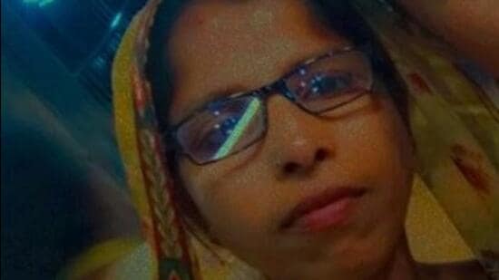 A single mother, Reena Devi is survived by two children — a 10-year-old son and a 12-year-old daughter — and used to sell vegetables. Her husband had died around eight years ago, police said. (HT)