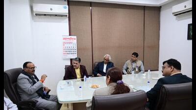 Deputy chief minister Brajesh Pathak meeting KGMU officials. (Sourced) Deputy chief minister Brajesh Pathak meeting KGMU officials. (Sourced)