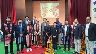 Lamp lighting ceremony by dignitaries from French Embassy, DBSE, Hero Moto corp Ltd and Franco Indian Education Trust.