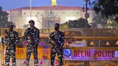 Security personnel stand guard outside the Parliament building (File Photo) Security personnel stand guard outside the Parliament building (File Photo)