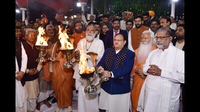 While attending the aarti, Bharatiya Janata Party national president and Rajya Sabha MP Jagat Prakash Nadda said that through the knowledge of Gita, 21st century will be of virtuous power that will stand with truth. (HT Photo)