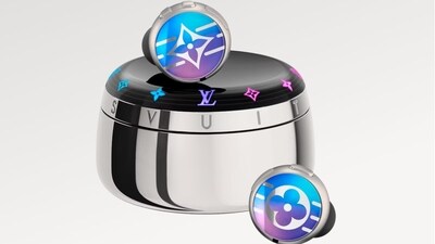 Louis Vuitton Horizon Light Up Earphones have a battery life of 28 hours and offer hybrid active noise reduction. (Louis Vuitton) Louis Vuitton Horizon Light Up Earphones have a battery life of 28 hours and offer hybrid active noise reduction. (Louis Vuitton)