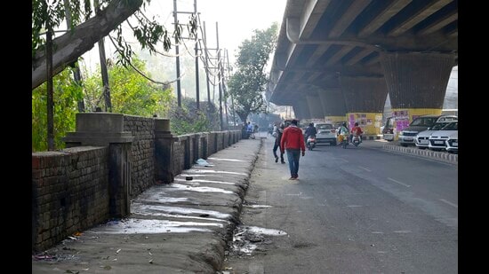 Lack of public toilets raise stink in Ludhiana