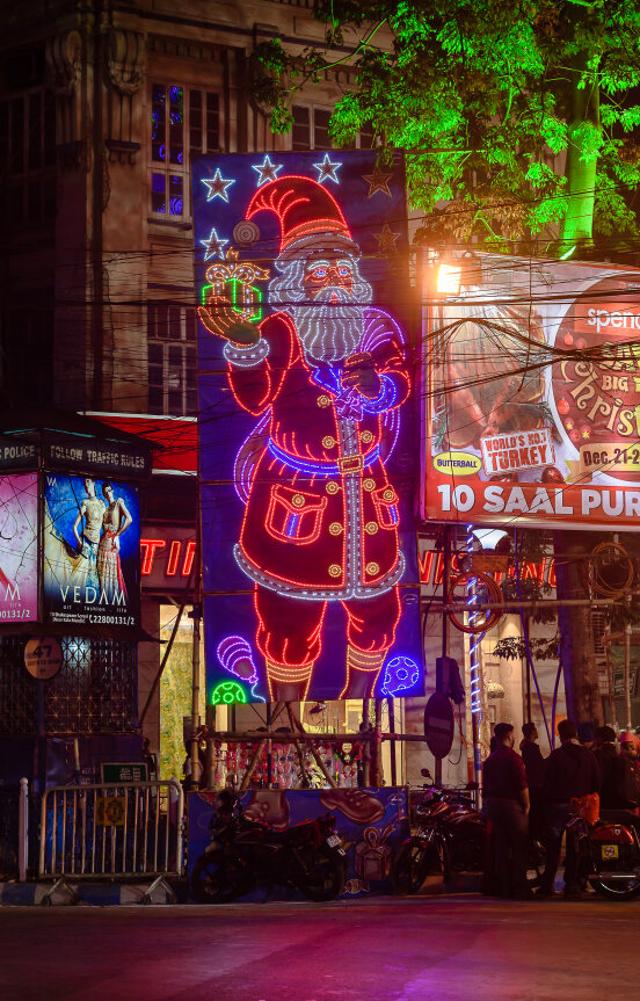 Christmas in Calcutta is full of neighbourhood parties and picnics, where everyone wears silly hats, eats, drinks and makes merry. (Shutterstock) Christmas in Calcutta is full of neighbourhood parties and picnics, where everyone wears silly hats, eats, drinks and makes merry. (Shutterstock)