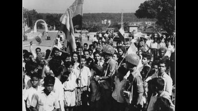People unfurl the Tricolor in Goa. (HT Archives) People unfurl the Tricolor in Goa. (HT Archives)