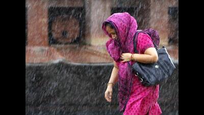 The southern Konibal area and Pahalgam tourist resort were the coldest at -5.5°C and -4.8°C respectively. The ski resort of Gulmarg in the north recorded temp of -1.0°C. (HT Photo for representation purpose) The southern Konibal area and Pahalgam tourist resort were the coldest at -5.5°C and -4.8°C respectively. The ski resort of Gulmarg in the north recorded temp of -1.0°C. (HT Photo for representation purpose)