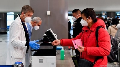 With people traveling over the holidays, the JN.1 variant of Covid-19 is predicted to spread internationally (JENNIFER LORENZINI/REUTERS ) With people traveling over the holidays, the JN.1 variant of Covid-19 is predicted to spread internationally (JENNIFER LORENZINI/REUTERS )