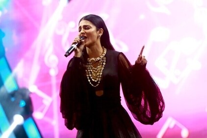 Shruti Haasan takes the stage on day 2 of the North East Festival, that has over 150 stalls offering North East cuisine and handmade products. Shruti Haasan takes the stage on day 2 of the North East Festival, that has over 150 stalls offering North East cuisine and handmade products.