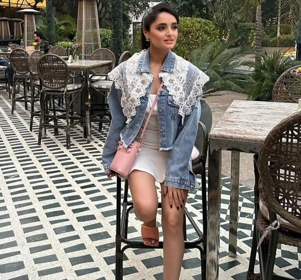 This fashion exhibition will have Indian and western apparel. This fashion exhibition will have Indian and western apparel.